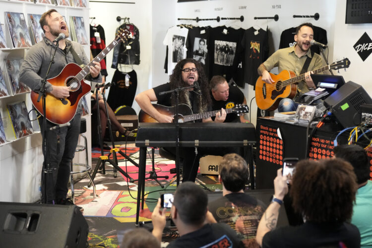 Coheed and Cambria on new album, cruise life, evolving sound News